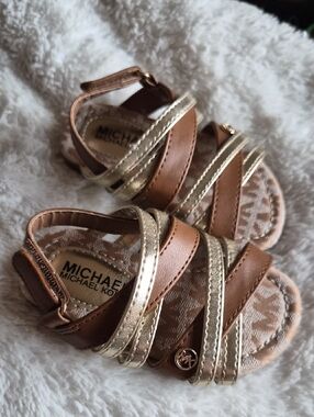 MICHAEL Michael Kors Toddler Brown with Gold Strap Sandals
